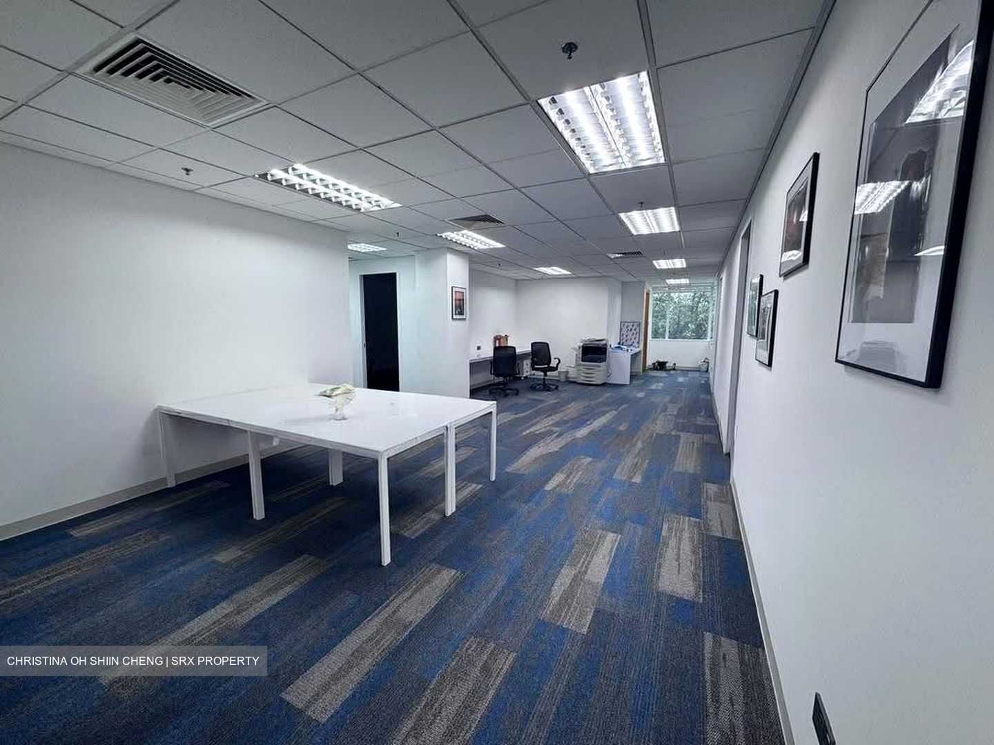 Moreton Logistics Centre (D5), Office #628916571